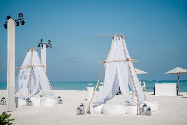 Marie & Marcel at COMO Cocoa Island — Sky, Water