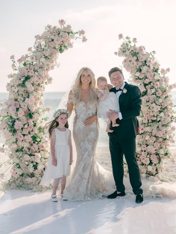 Bride, Plant, Flower, Wedding dress