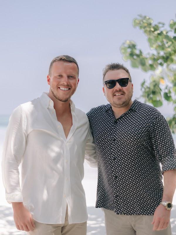 Shoulder, Smile, Dress shirt